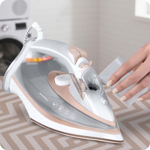 Żelazko parowe 3000W Berdsen BD-332 ceramiczna powłoka praca w pionie